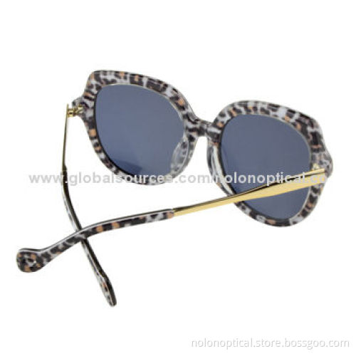 Oversize black tortoise sunglasses temple with hole deco